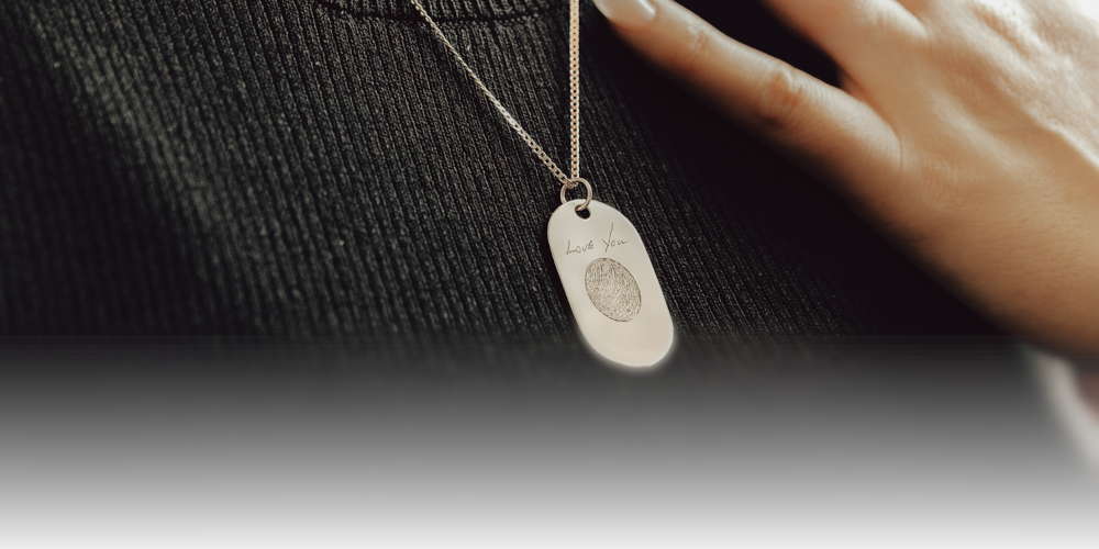 A woman wearing a memory tag.